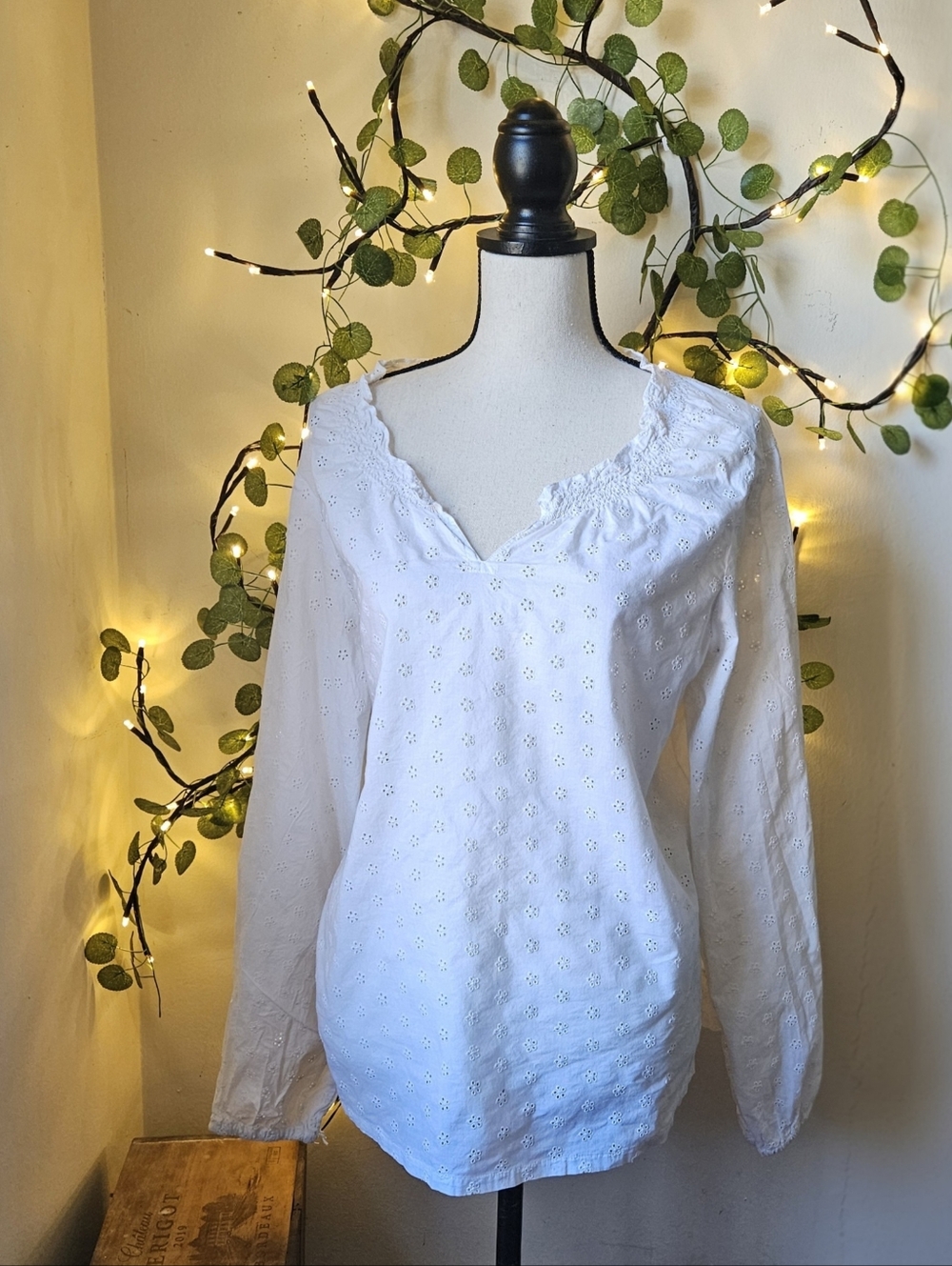 i.e. relaxed white eyelet blouse top size 14 xlarge bohemian romantic-style